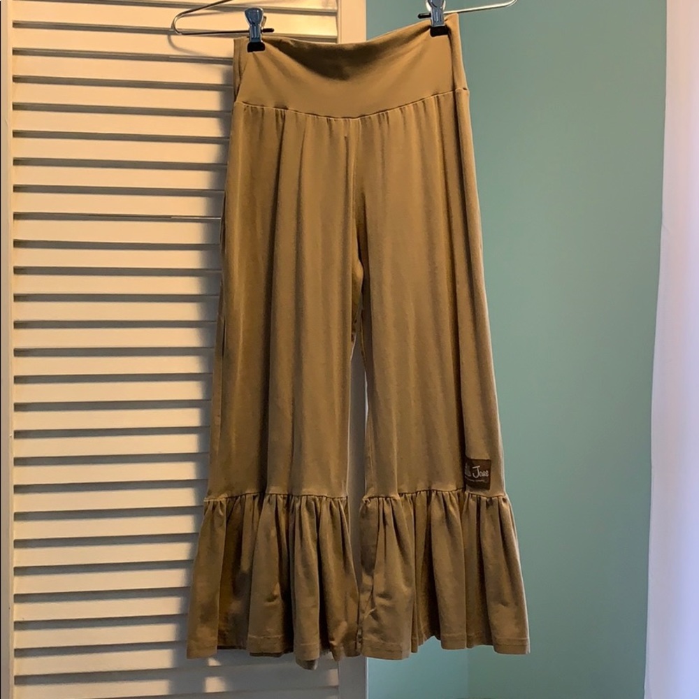 Matilda Jane women’s ruffle Capri pants xs